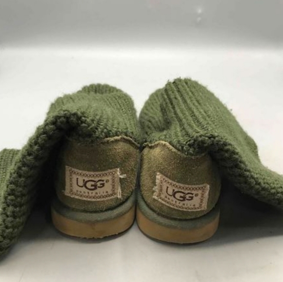 Ugg Shoes - Picture 3 of 5